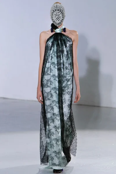 Look 8